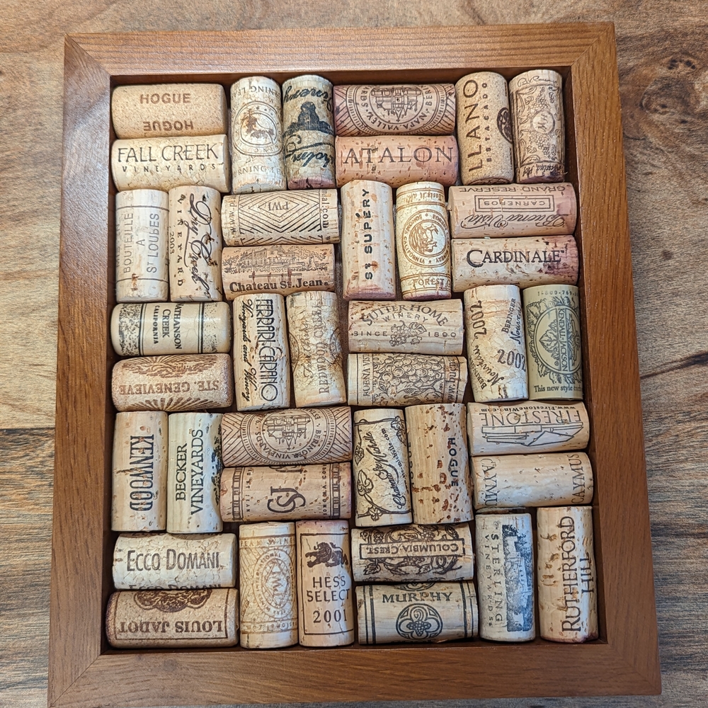 Framed Wine Cork Trivit/Corkboard